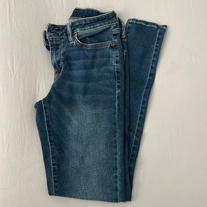 a.n.a Medium Wash Mid-Rise Jegging